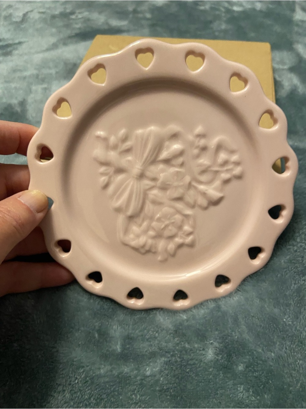 New Longaberger Pale Pink Heart-Edged Ceramic Plate